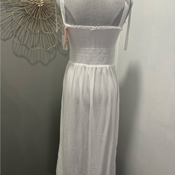 Black Tape Chiffon tied strap smocked white dress. Sz S BNWT - Picture 5 of 10
